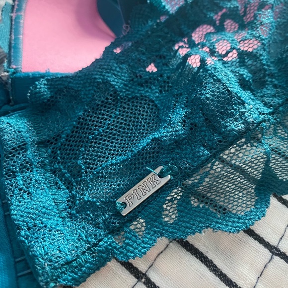 Victoria Secret Pink bra - Picture 2 of 4